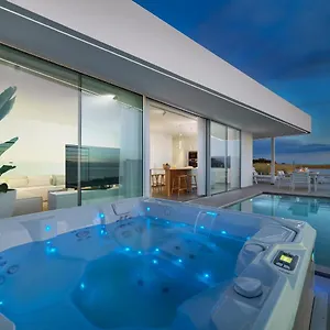 https://infinity-villas-casangular-by-upper.in-canary-islands.com